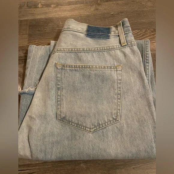 AMO super light wash high-rise wide-leg jeans - Picture 7 of 7